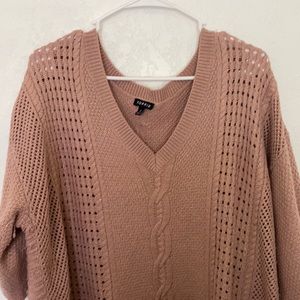 Light weight sweater